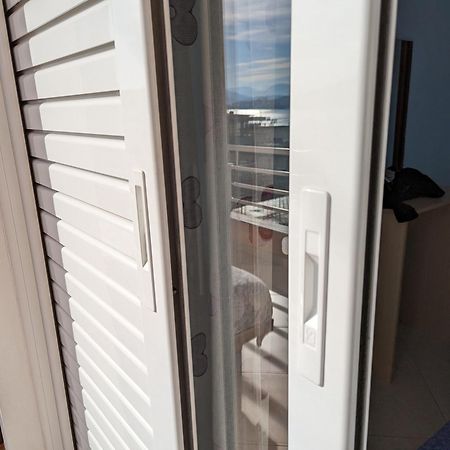 Sarah'S Apartments - 5 Min Walk To Beaches & Boulevard - Big Balcony! ساراندا المظهر الخارجي الصورة