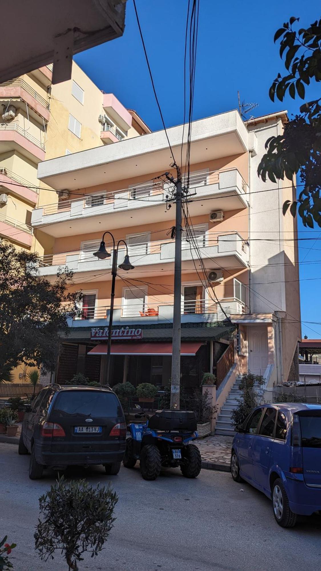 Sarah'S Apartments - 5 Min Walk To Beaches & Boulevard - Big Balcony! ساراندا المظهر الخارجي الصورة