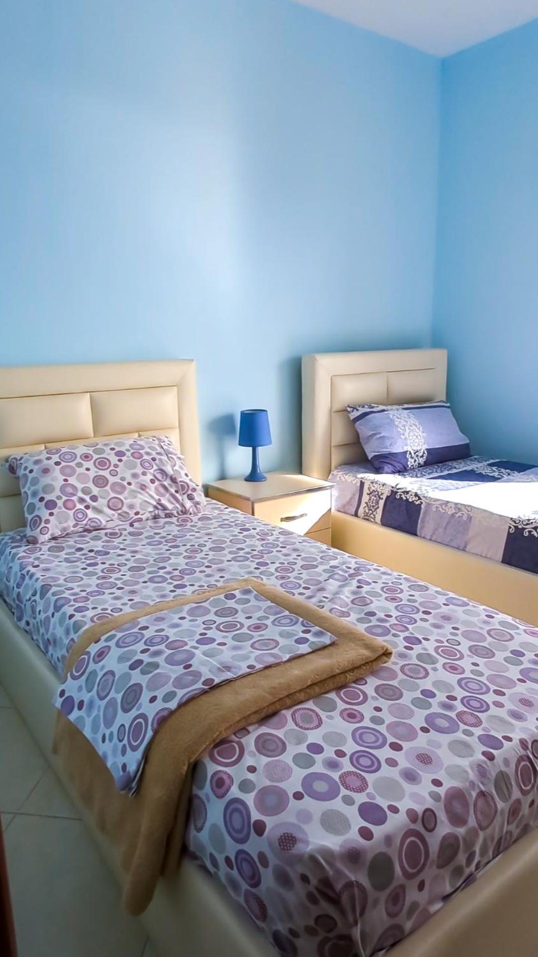 Sarah'S Apartments - 5 Min Walk To Beaches & Boulevard - Big Balcony! ساراندا المظهر الخارجي الصورة