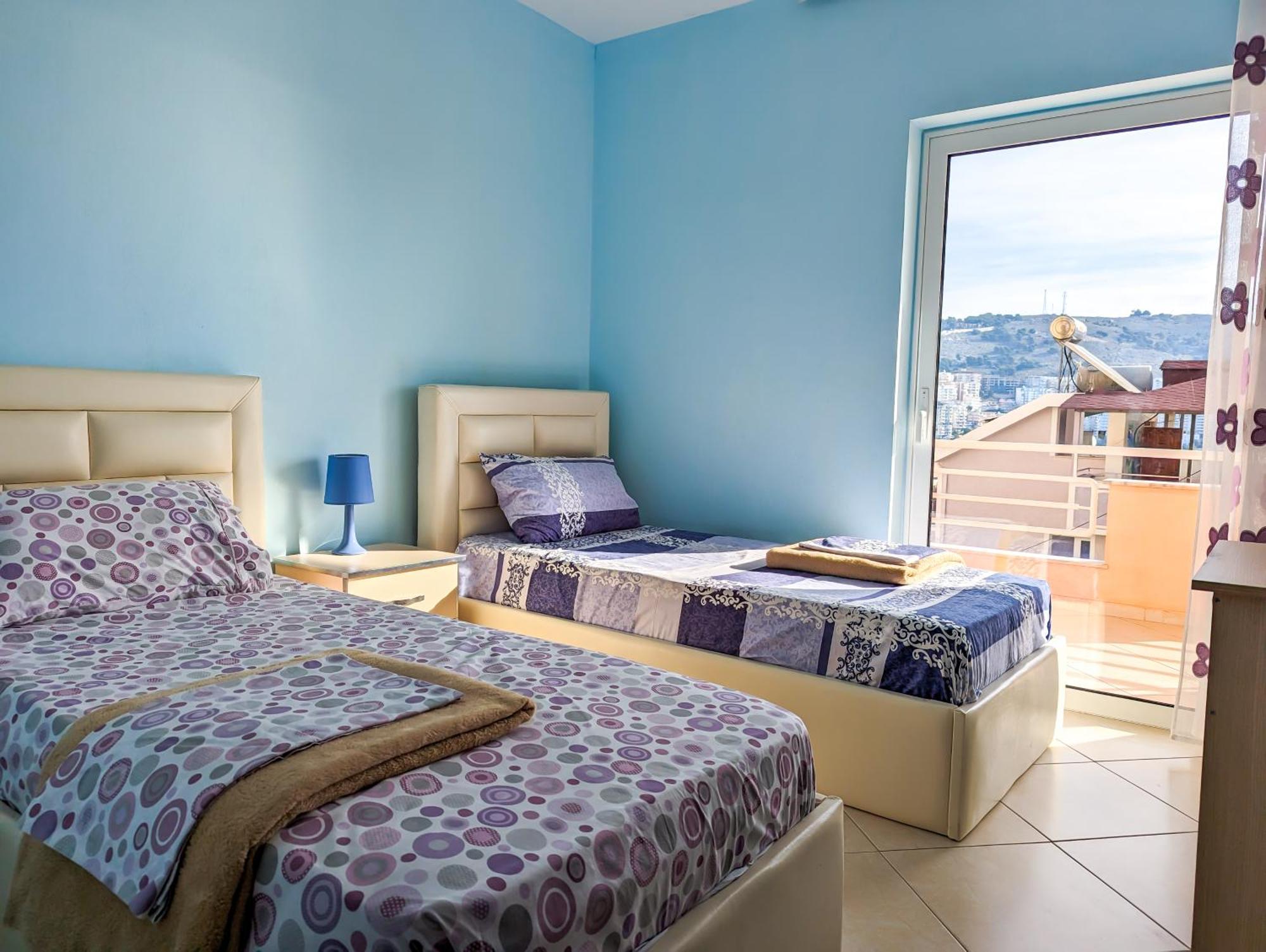 Sarah'S Apartments - 5 Min Walk To Beaches & Boulevard - Big Balcony! ساراندا المظهر الخارجي الصورة