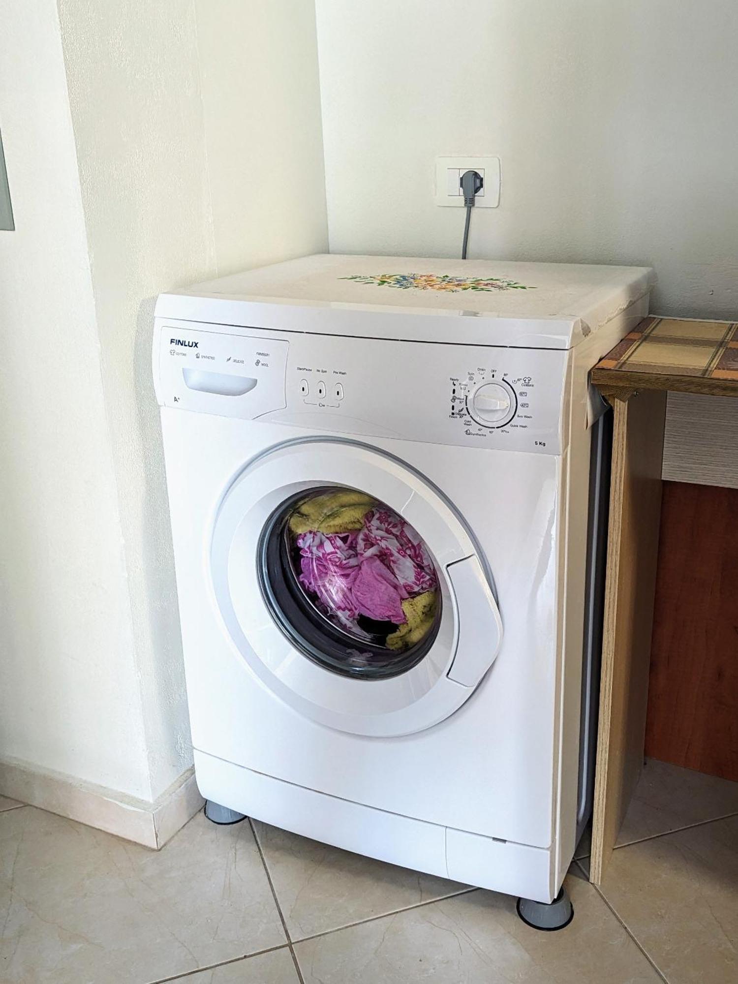 Sarah'S Apartments - 5 Min Walk To Beaches & Boulevard - Big Balcony! ساراندا المظهر الخارجي الصورة