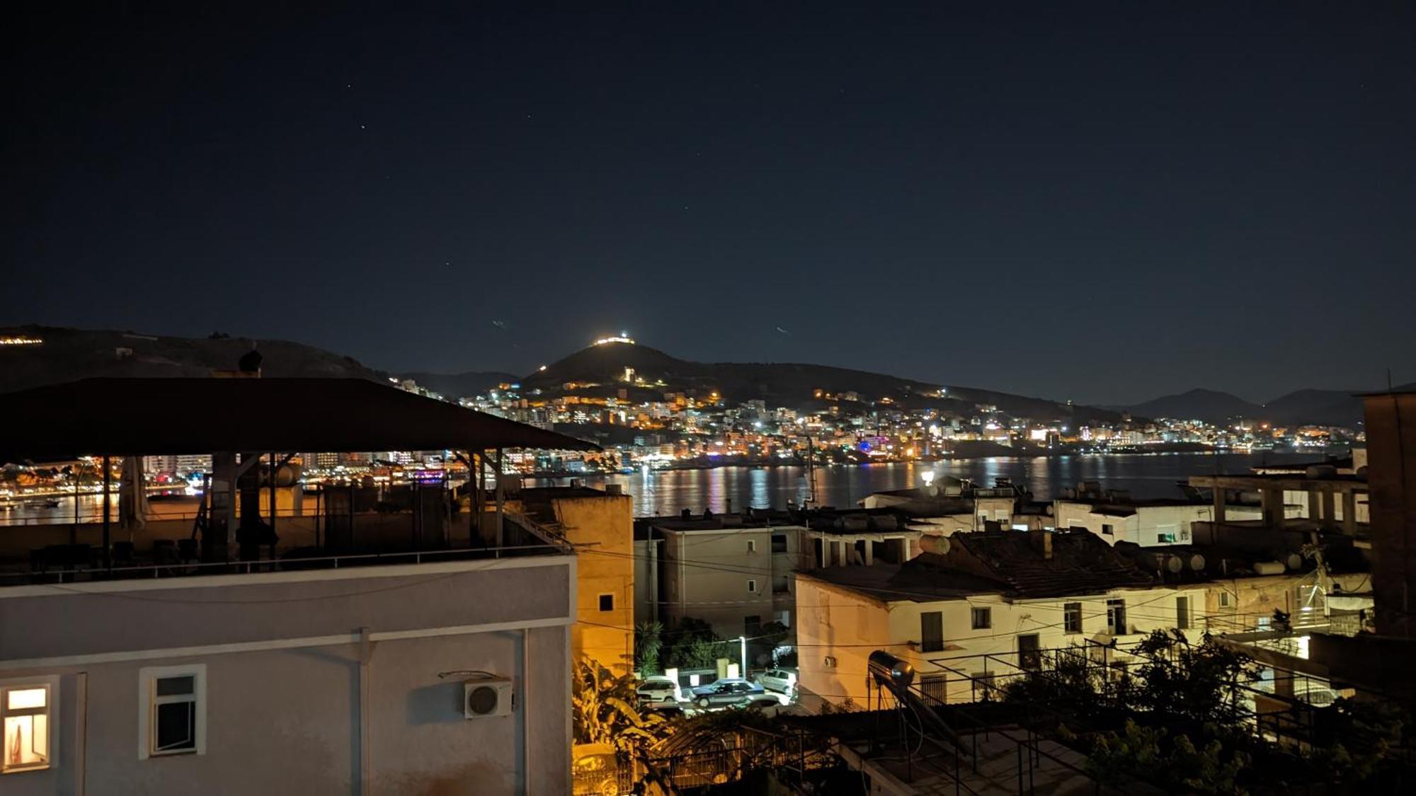 Sarah'S Apartments - 5 Min Walk To Beaches & Boulevard - Big Balcony! ساراندا المظهر الخارجي الصورة