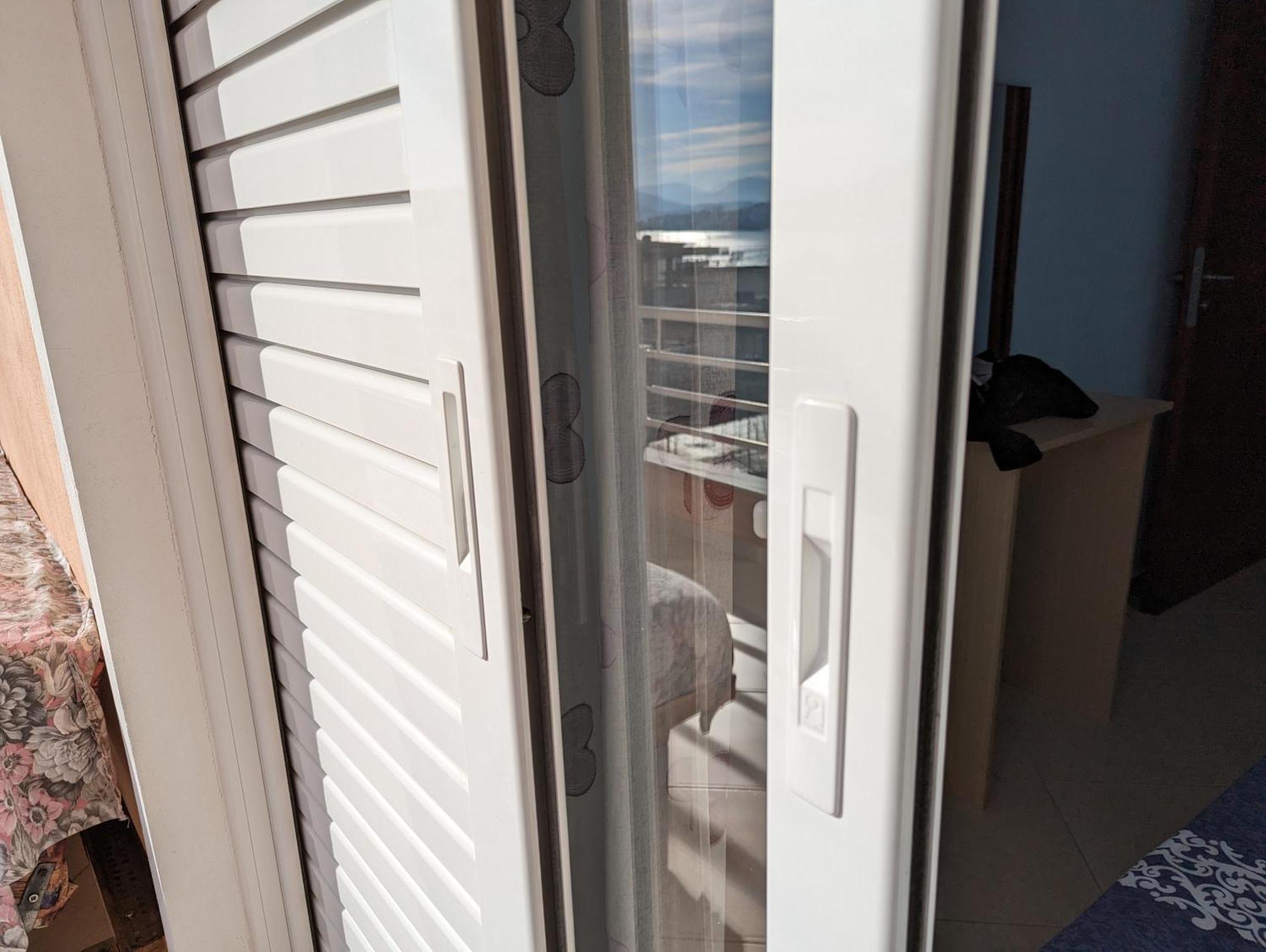 Sarah'S Apartments - 5 Min Walk To Beaches & Boulevard - Big Balcony! ساراندا المظهر الخارجي الصورة
