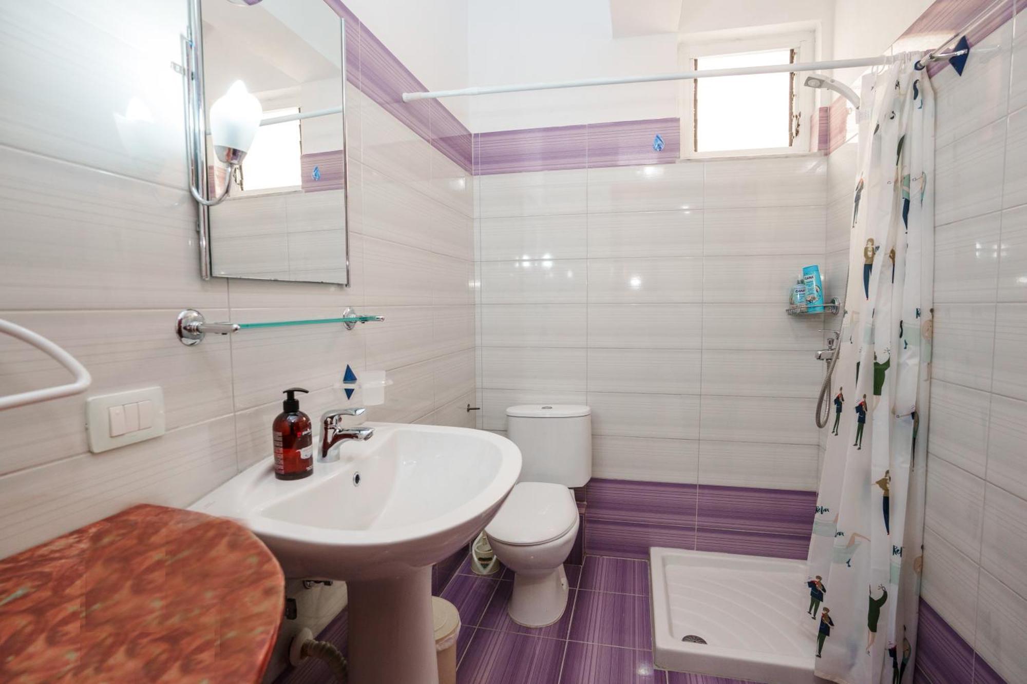 Sarah'S Apartments - 5 Min Walk To Beaches & Boulevard - Big Balcony! ساراندا المظهر الخارجي الصورة